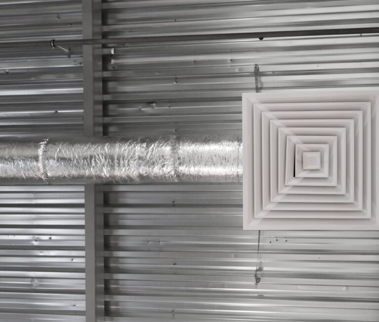 Air Ventilating tube and louver in building