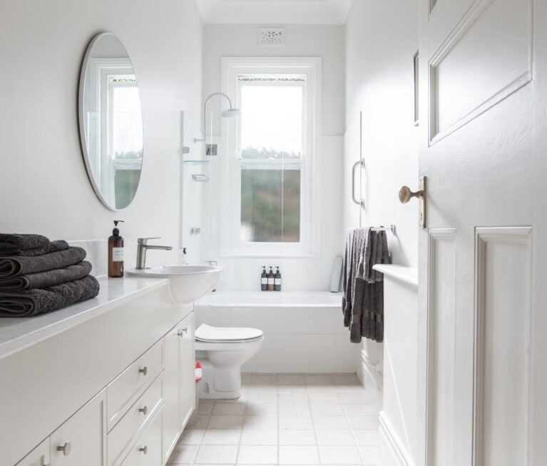 bathroom-2025-02-21-02-05-24-utc